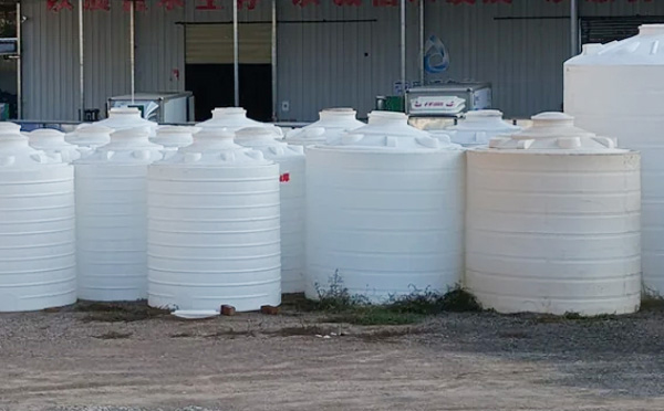 现代物流储存的基石：白银塑料桶批发采购决策与行业应用全景解析