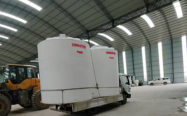 特加厚白银塑料大桶装车运输交付实录 特加厚白银塑料大桶装车运输交付实录